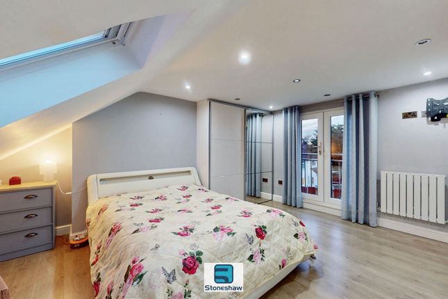 34 Seton Gardens, Dagenham photo 2