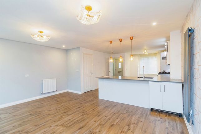 Town house for sale in San Andres Drive, Bletchley, Milton Keynes