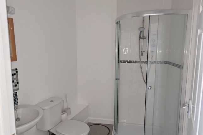 LL Ref 23G, Flat 7 Aicon House, 2 Laws Street, Pembroke Dock photo 4