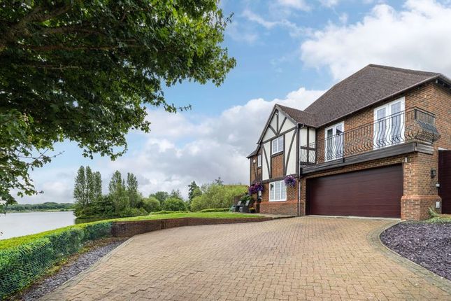 Thumbnail Detached house for sale in Luxborough Grove, Furzton, Milton Keynes