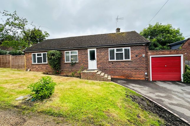 Thumbnail Bungalow to rent in Rose Hill, Binfield