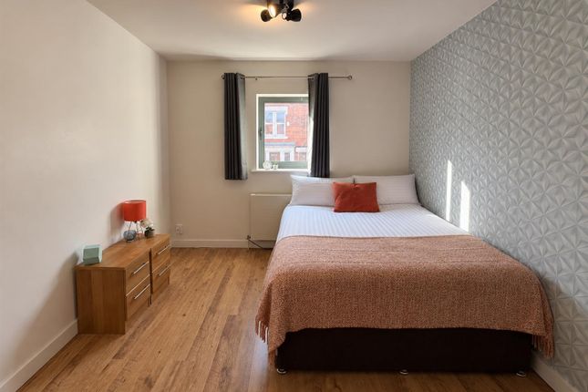 33, Bentley Lane, Leeds photo 3