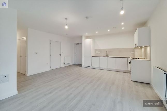 Flat to rent in Garraway Apartments, East Acton Lane, Acton