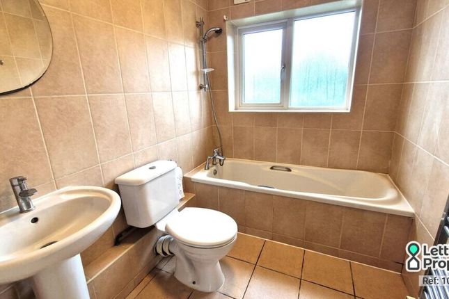 2 Ray Court, Ray Gardens, Stanmore photo 4