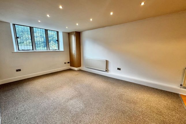 Flat 4, Ludworth Hall 58A Town Street, Stockport photo 3