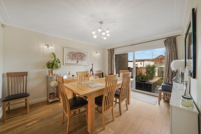 379, Field End Road, Ruislip photo 4