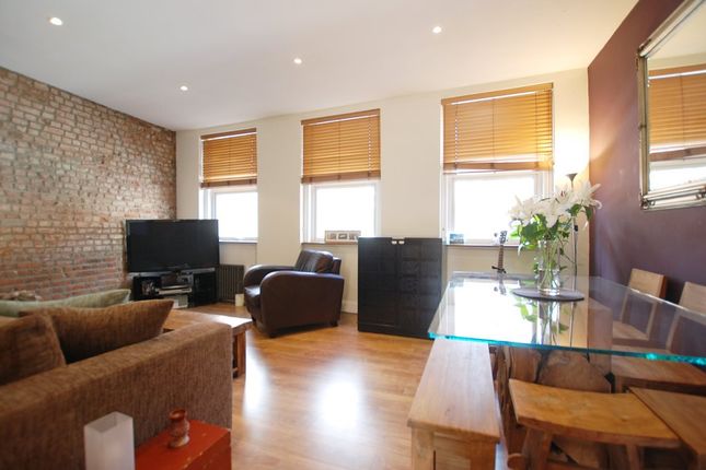 Thumbnail Flat to rent in Essex Road, London