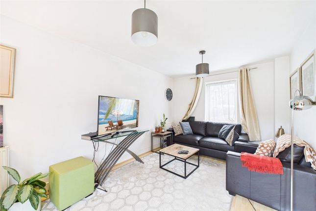 Vulcan Drive, Bracknell photo 3