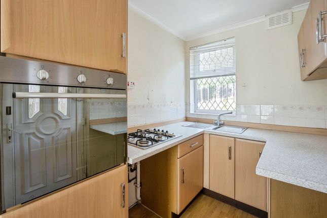 35, Dunns Dale, Rotherham photo 4