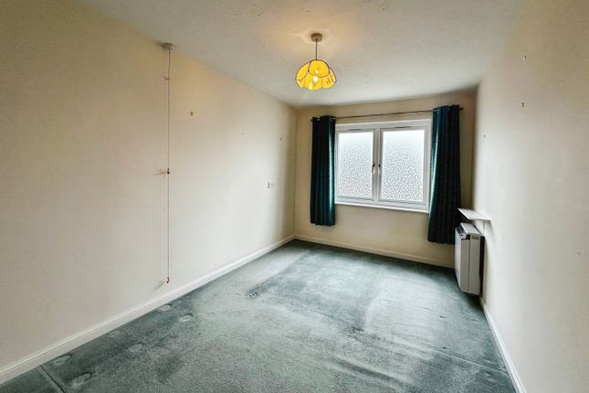 Flat 14, Magnolia Court,, Headley Road East, Reading photo 3