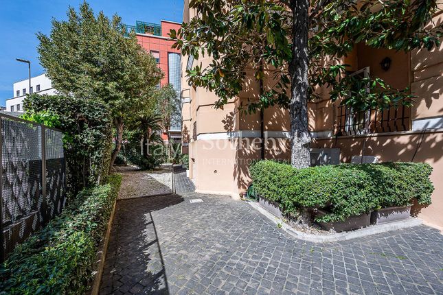 Apartment for sale in Via Giuseppe Mangili, Roma, Lazio