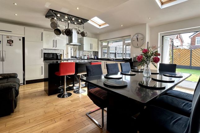 6 Tideswell Close, Cheadle photo 4