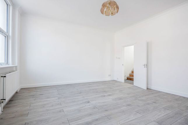 154-158, Lee High Road, London photo 4