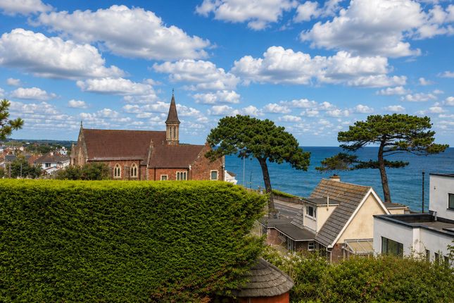 Flat 26, Bursledon Court, 2, East Cliff Road, Devon photo 2