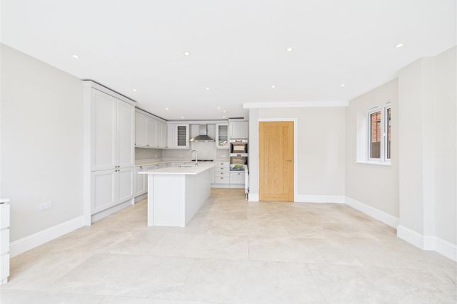 62, Dennis Road, East Molesey photo 4