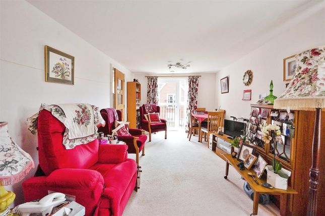 15 White Fields Court, 1 Manley Close, Whitfield photo 3
