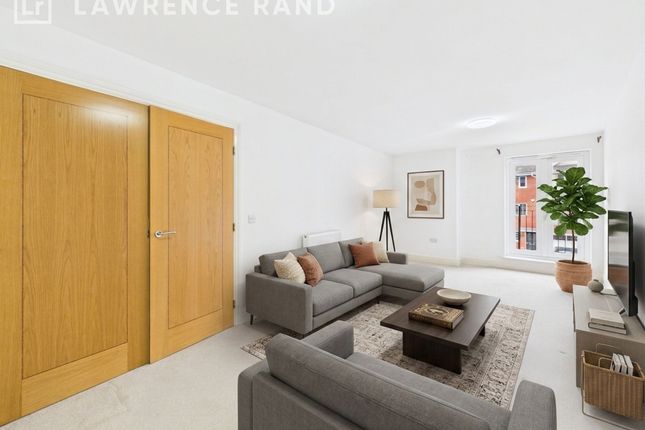 12 Flowers Avenue, Ruislip photo 2
