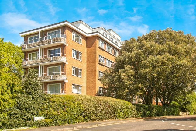 Flat for sale in Chine Crescent, Westbourne, Bournemouth