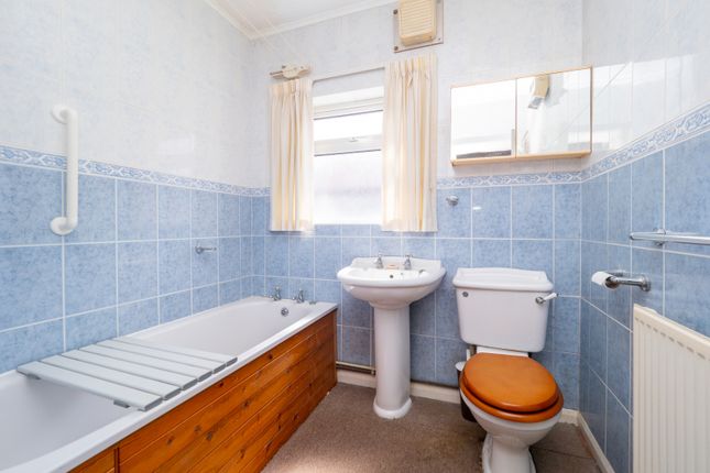 Flat for sale in Stanley Park Road, Carshalton