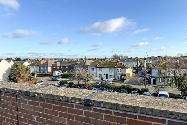 7B,, Wick Parade, Littlehampton photo 2