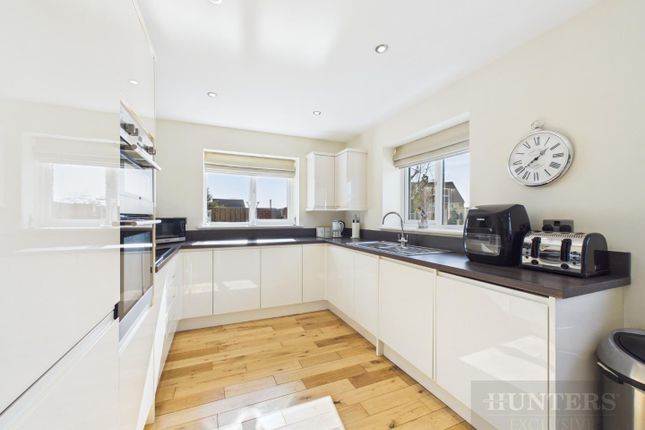 1, Parker Close, Bridlington photo 2