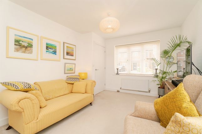 6, Tawny Owl Way, Holt photo 4