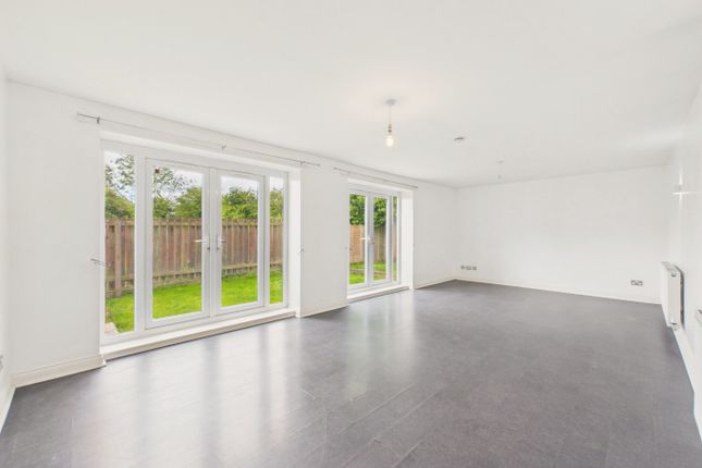 11A Kenmore Drive, Hull, East Riding of Yorkshire photo 4