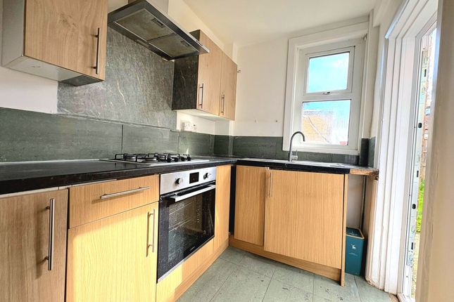 2a, Graham Road, Harrow photo 2
