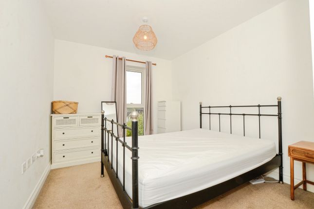 1-bed flat on Flat 23/Verona Court, 38 Roland Street, St. Albans, £330,000