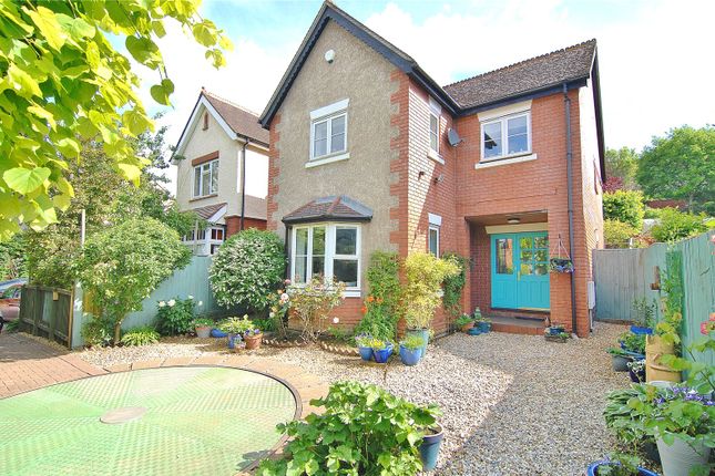 Thumbnail Detached house for sale in London Road, Stroud, Gloucestershire