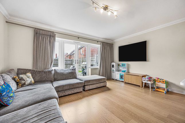 6, Tidman Road, Reading photo 2