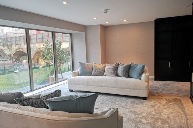 Flat for sale in Royal Mint Street, London