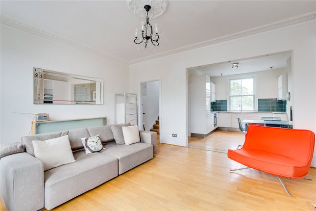 Flat to rent in Goodwin Road, London