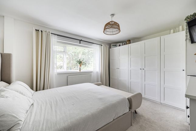 6 Fairmead Court,, Gordon Crescent, Surrey photo 3