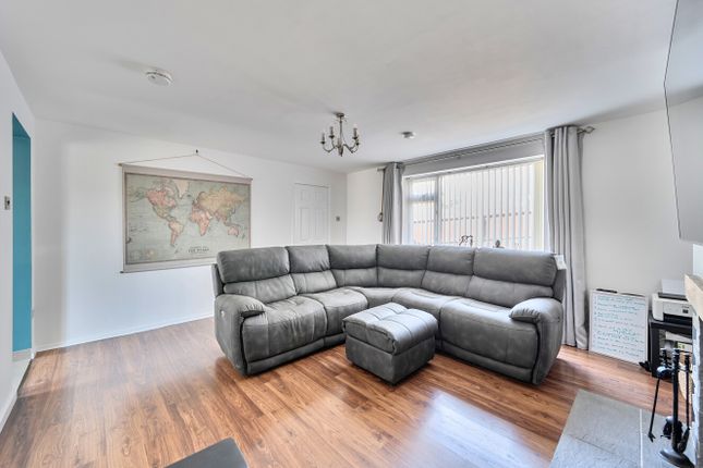 43, Pentre Gwyn, Welshpool photo 2