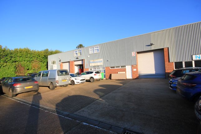 Warehouse to let in Wrotham Road, Sevenoaks