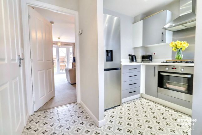 14, Goring Drive, Fradley, Fradley photo 4