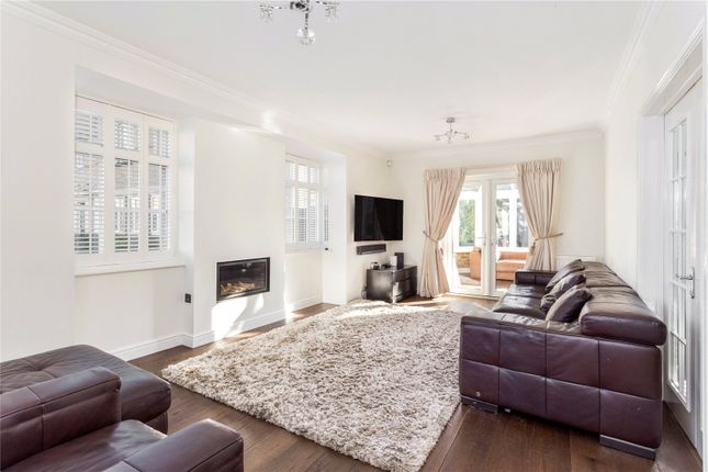 10, Gowrie Place, Caterham photo 2