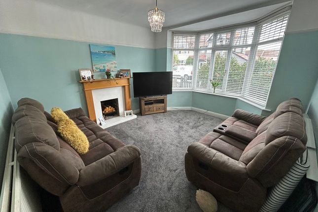 13, Pine Grove, Colwyn Bay photo 2