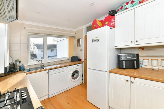 32, Hobbs Crescent, Saltash photo 4
