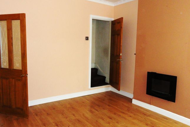 Terraced house to rent in Royal Road, Leicester