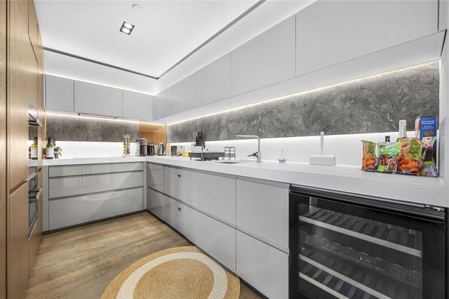 Apartment 505, 4, Pearson Square, London photo 2