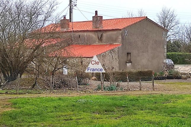 Detached house for sale in Saint-Vincent-Sur-Jard, Pays-De-La-Loire, 85520, France