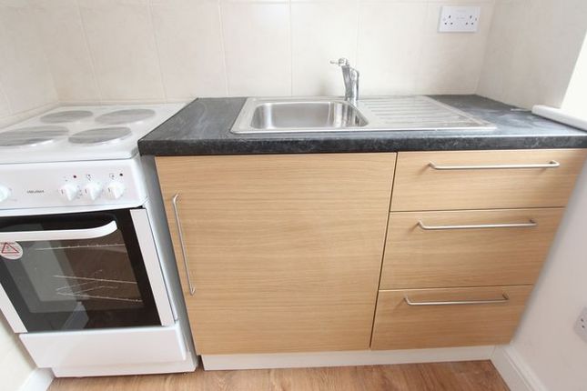 Room-C, Flat-3, 57A, Nether Street, London photo 3