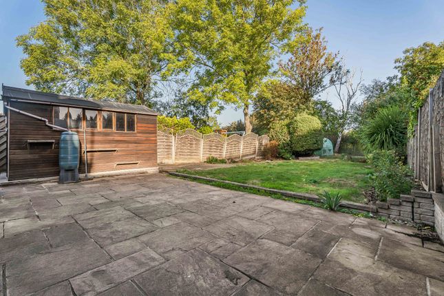 177 Mutton Lane, Potters Bar photo 2