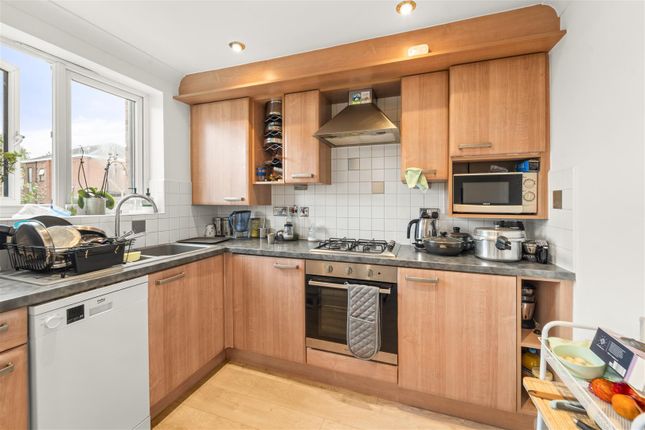 9, Waterside, Sale photo 3
