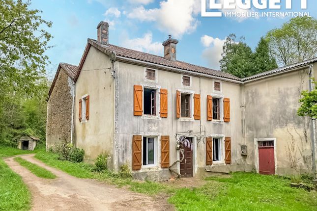 Thumbnail Villa for sale in Chasseneuil-Sur-Bonnieure, Charente, Nouvelle-Aquitaine