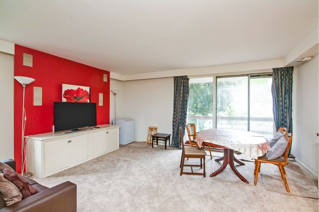 Thumbnail Flat for sale in Holyport Road, London