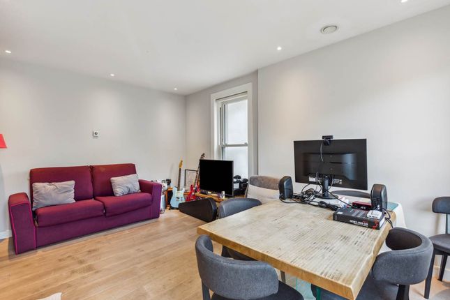 Flat to rent in Old Brompton Road, Chelsea