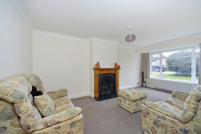 5, Malthouse Mead, Godalming photo 3
